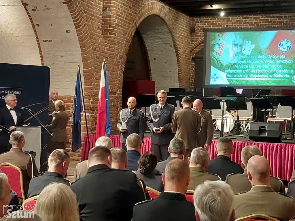 80-lecie Administracji Wojskowej i Święto Terenowych Organów Wykonawczych MON w murach zamku