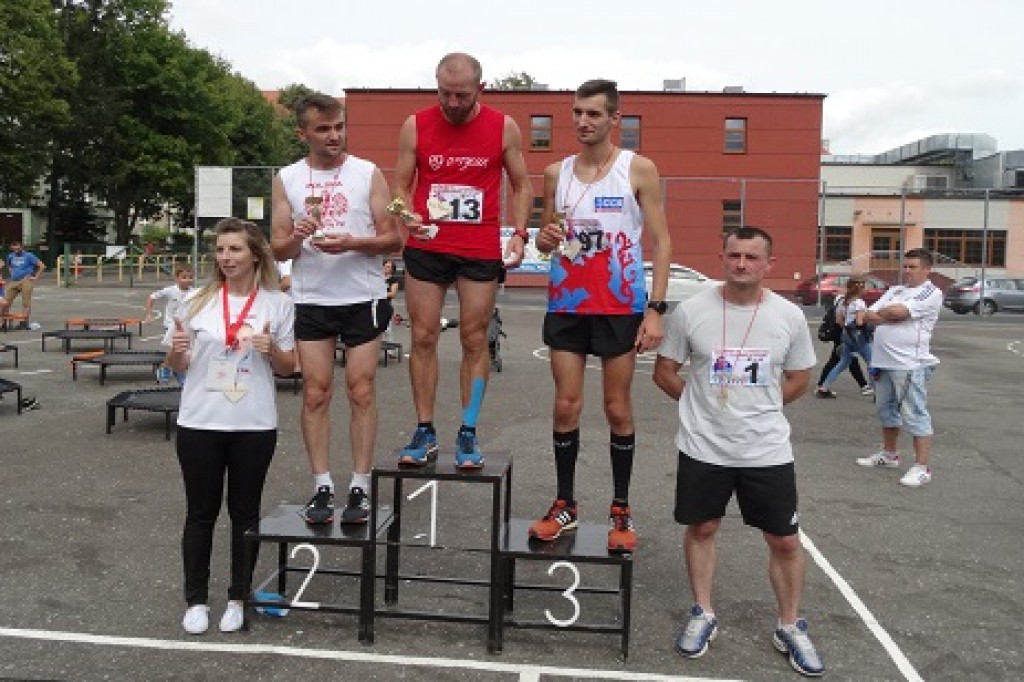 Mieszkańcy niosą pomoc