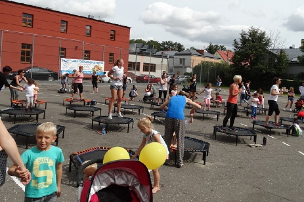 Mieszkańcy niosą pomoc