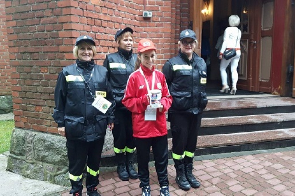 Mieszkańcy niosą pomoc