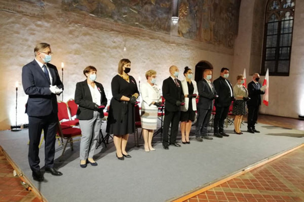 60-lecie Muzeum Zamkowego w Malborku





Uroczystość jubileuszowa z udziałem przedstawicieli władz państwowych i samorządowych, Dyrektorów Muzeów Państwowych, wielkim mistrzem oraz orkiestrą kameralną Polskiego Radia pod dyrekcją Agnieszki Duczmal.