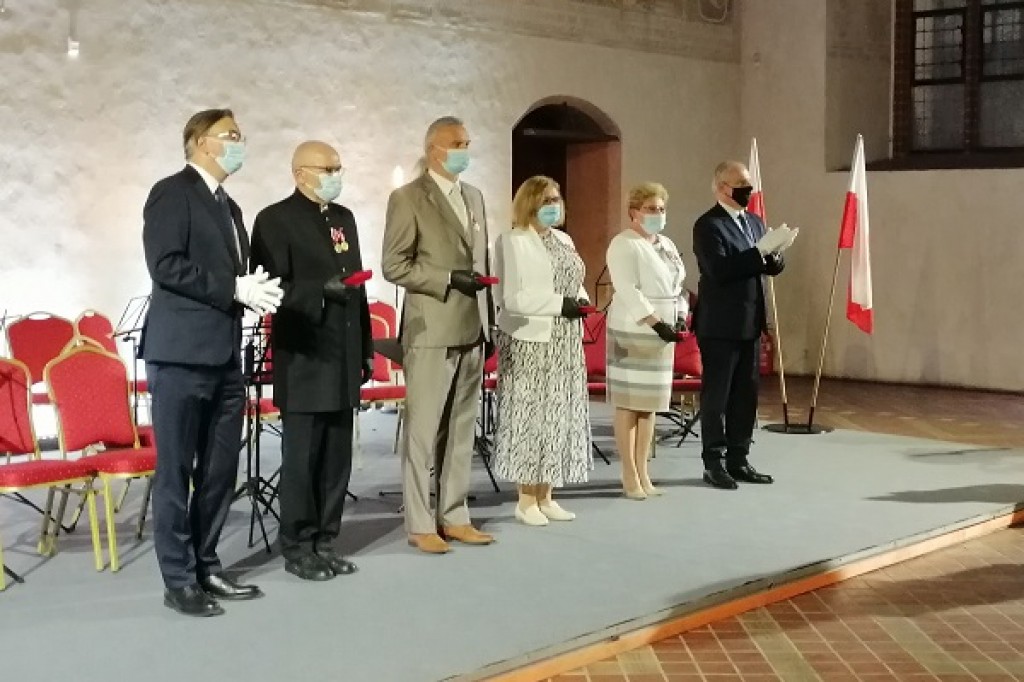 60-lecie Muzeum Zamkowego w Malborku





Uroczystość jubileuszowa z udziałem przedstawicieli władz państwowych i samorządowych, Dyrektorów Muzeów Państwowych, wielkim mistrzem oraz orkiestrą kameralną Polskiego Radia pod dyrekcją Agnieszki Duczmal.