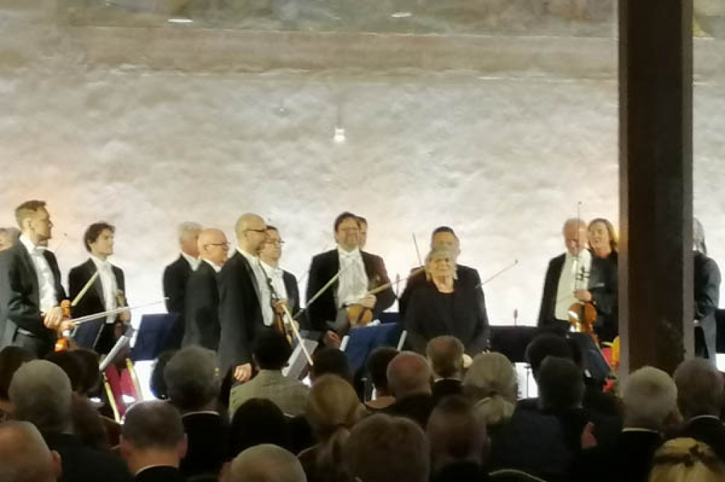 60-lecie Muzeum Zamkowego w Malborku





Uroczystość jubileuszowa z udziałem przedstawicieli władz państwowych i samorządowych, Dyrektorów Muzeów Państwowych, wielkim mistrzem oraz orkiestrą kameralną Polskiego Radia pod dyrekcją Agnieszki Duczmal.