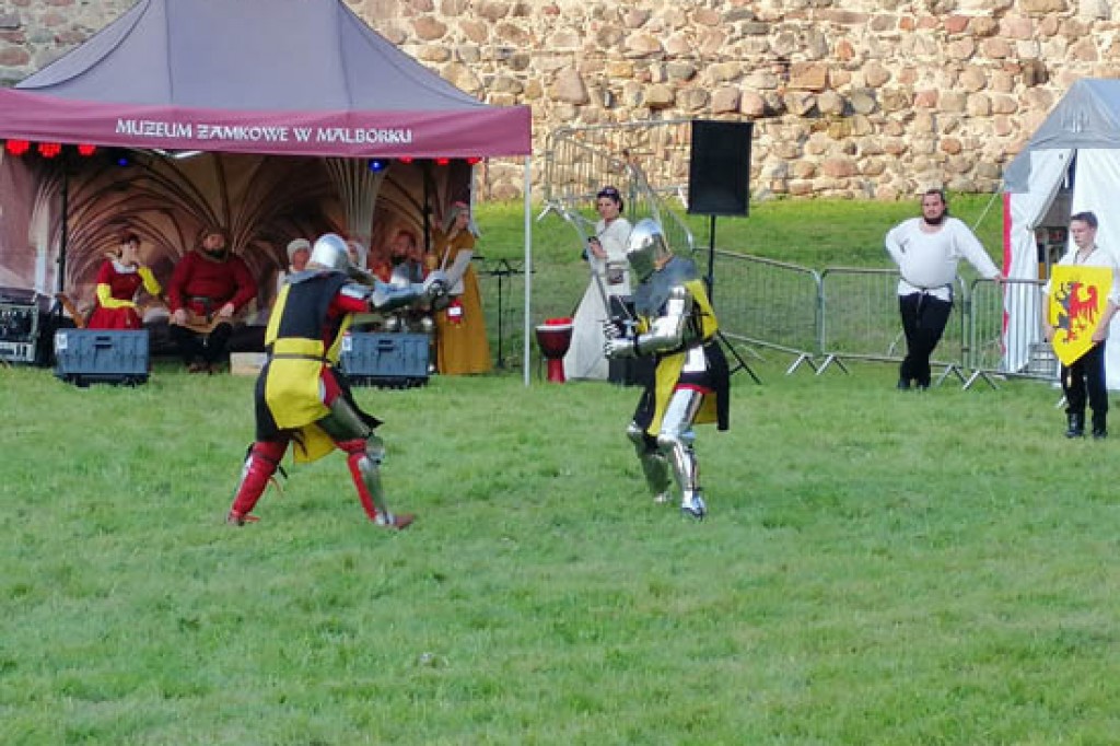 XII Turniej Rycerski za nami






Mieszkańcy oraz turyści znów mogli bliżej poznać zwyczaje, oraz walki rycerskie.

08.08.2021







 
 
 
 
 
 
 
 
 
 
 
 
 
 
 
 
 
 
 
 
 
 
 





   
    
        NASTĘ