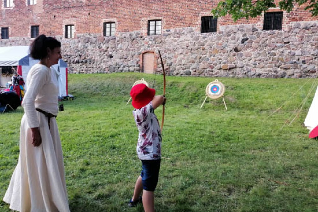 XII Turniej Rycerski za nami






Mieszkańcy oraz turyści znów mogli bliżej poznać zwyczaje, oraz walki rycerskie.

08.08.2021







 
 
 
 
 
 
 
 
 
 
 
 
 
 
 
 
 
 
 
 
 
 
 





   
    
        NASTĘ