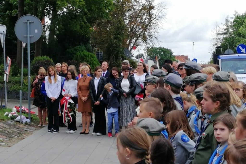 82 rocznica wybuchu II wojny światowej






Mieszkańcy Sztumu oddali cześć bohaterskim żołnierzom września. 
01.09.2021







 
 
 
 
 
 
 
 
 
 
 
 
 
 
 
 



   
    
        NASTĘPNA >


  


  W 82 rocznic