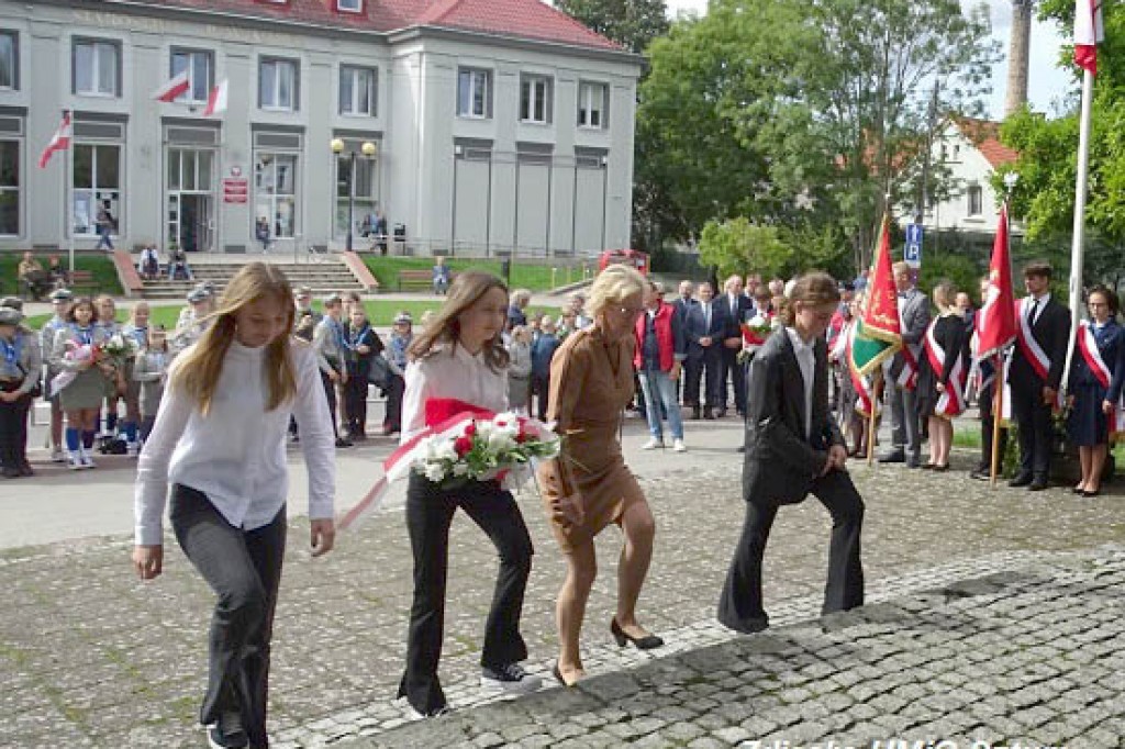 82 rocznica wybuchu II wojny światowej






Mieszkańcy Sztumu oddali cześć bohaterskim żołnierzom września. 
01.09.2021







 
 
 
 
 
 
 
 
 
 
 
 
 
 
 
 



   
    
        NASTĘPNA >


  


  W 82 rocznic