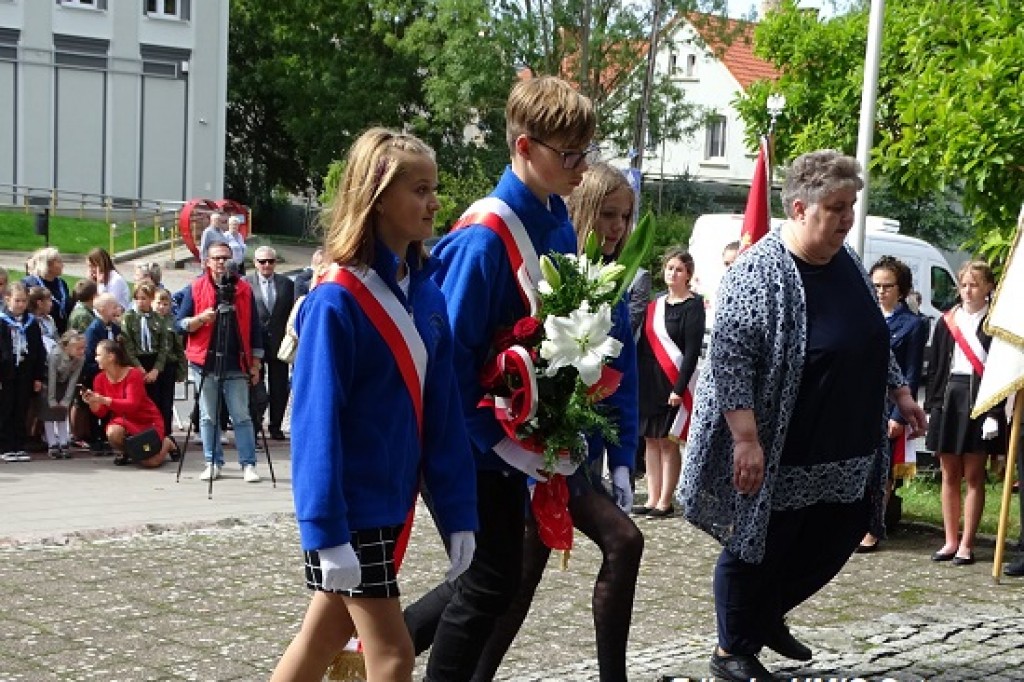 82 rocznica wybuchu II wojny światowej






Mieszkańcy Sztumu oddali cześć bohaterskim żołnierzom września. 
01.09.2021







 
 
 
 
 
 
 
 
 
 
 
 
 
 
 
 



   
    
        NASTĘPNA >


  


  W 82 rocznic