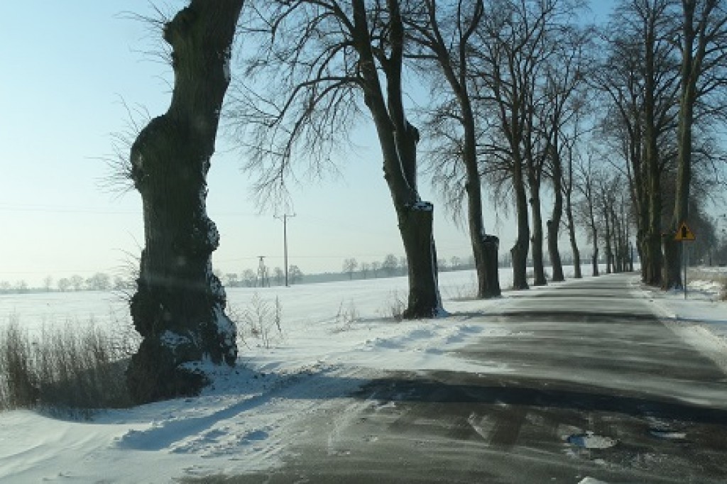 OSTRZEŻENIE- Trudne warunki drogowe!