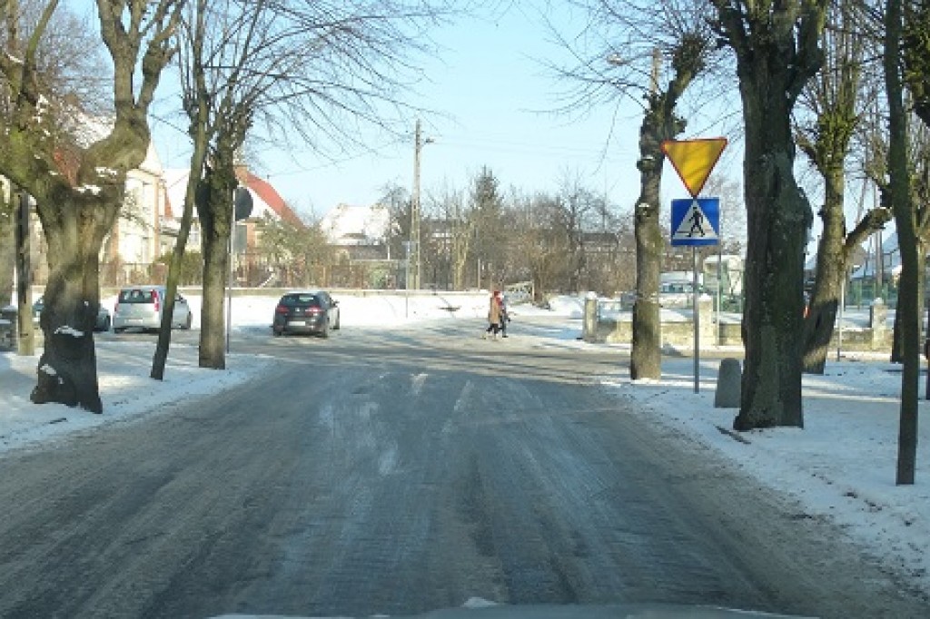 OSTRZEŻENIE- Trudne warunki drogowe!