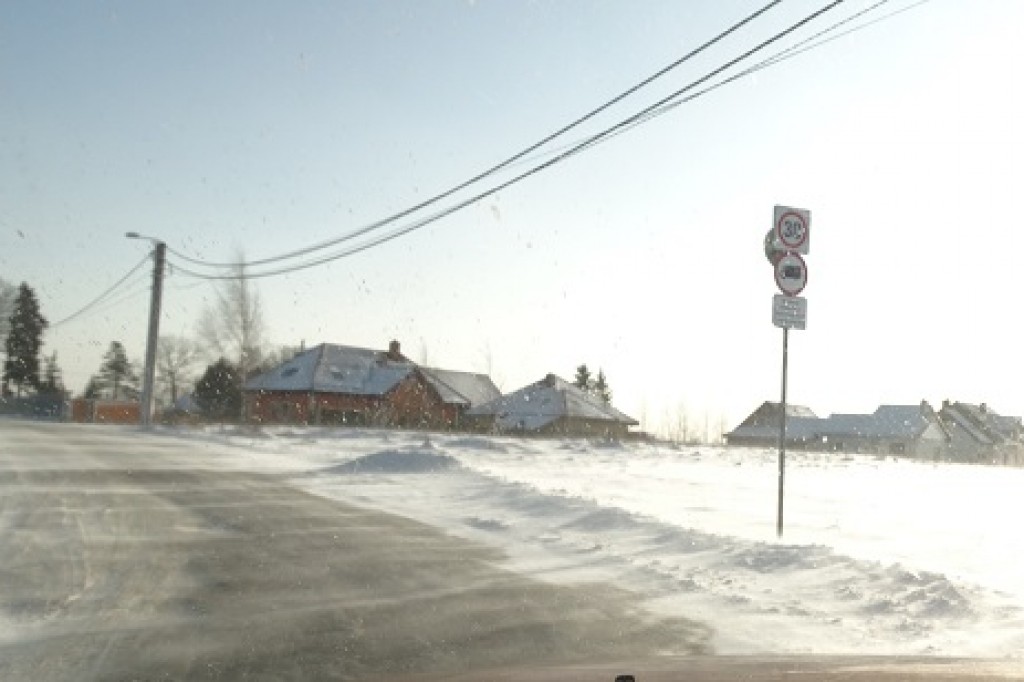 OSTRZEŻENIE- Trudne warunki drogowe!