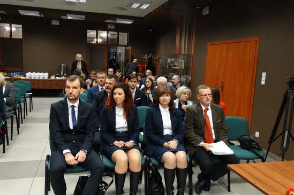 Radni przyjęli uchwałę o ustanowieniu sztandaru.