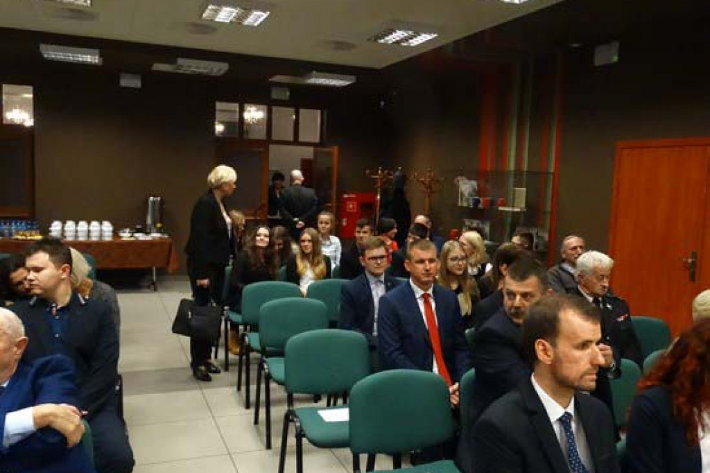 Radni przyjęli uchwałę o ustanowieniu sztandaru.