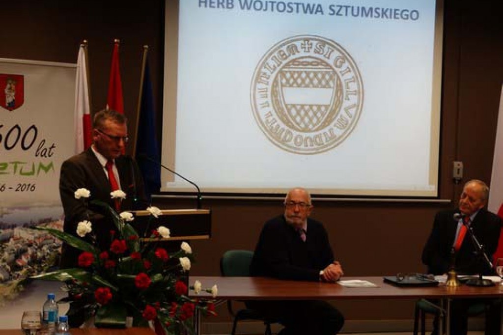 Radni przyjęli uchwałę o ustanowieniu sztandaru.