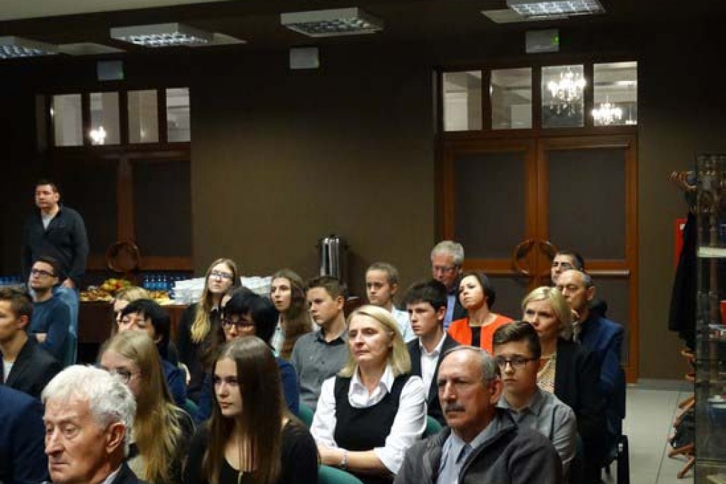 Radni przyjęli uchwałę o ustanowieniu sztandaru.