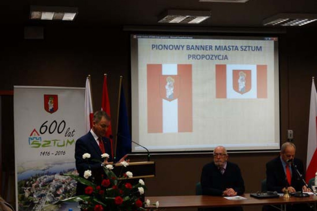 Radni przyjęli uchwałę o ustanowieniu sztandaru.