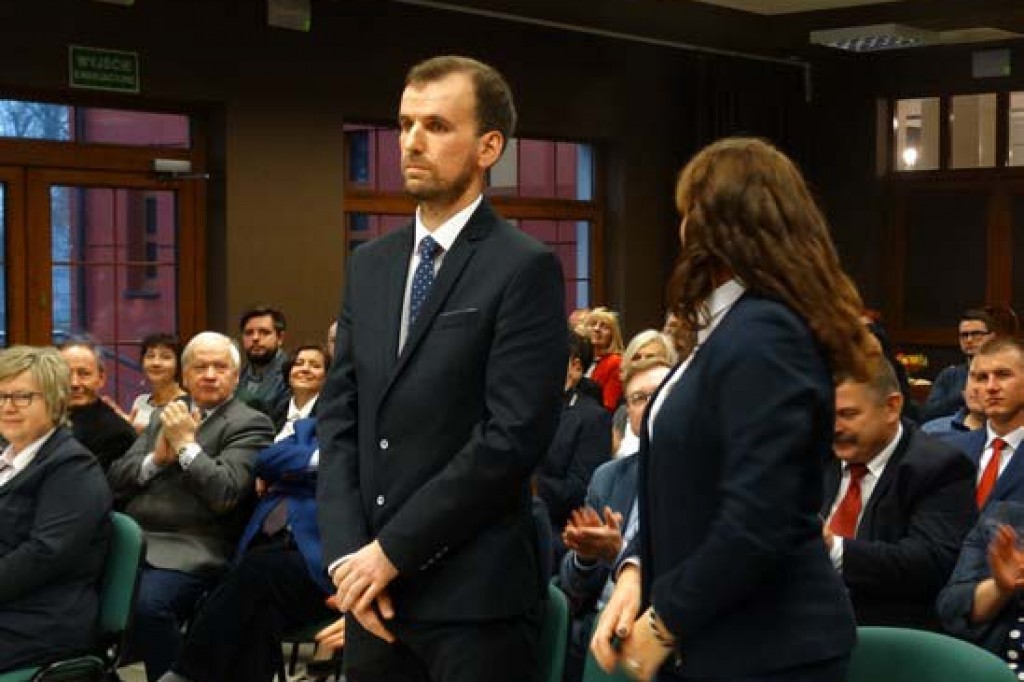 Radni przyjęli uchwałę o ustanowieniu sztandaru.