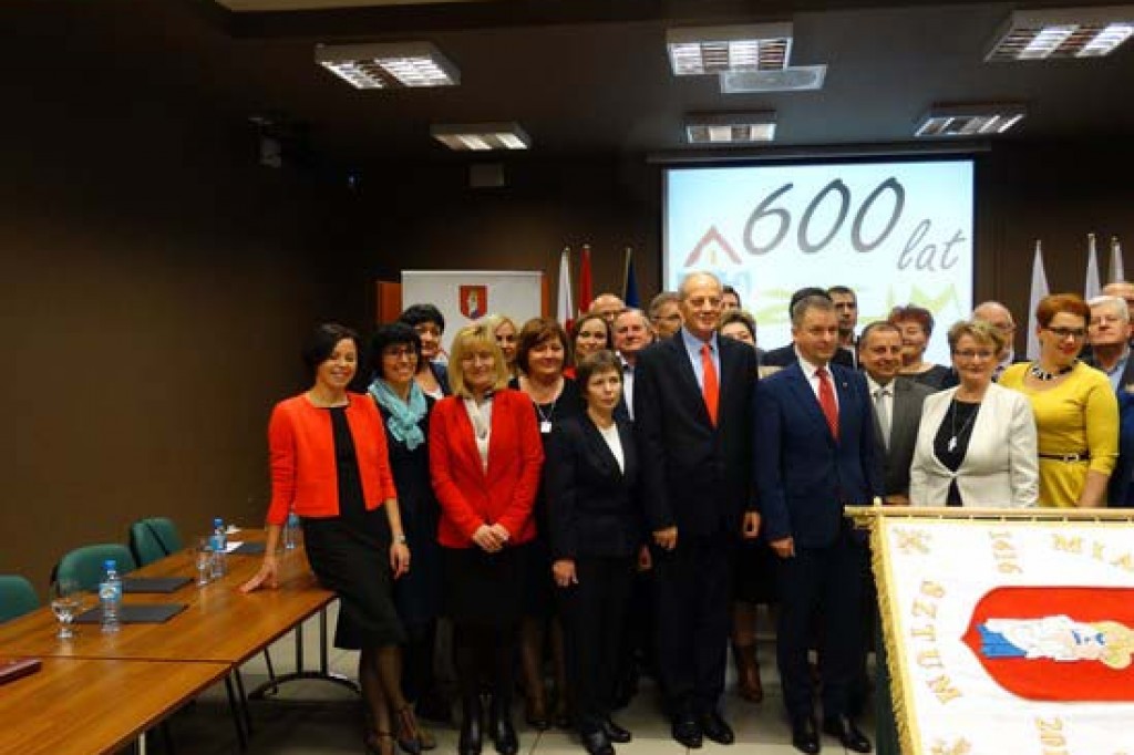 Radni przyjęli uchwałę o ustanowieniu sztandaru.