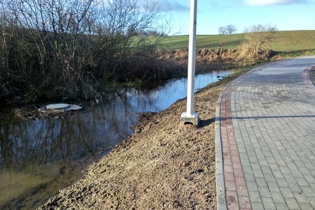 Kolejne problemy z nowym bulwarem.