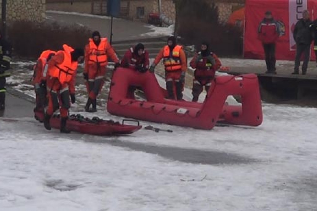 Pokaz ratownictwa lodowego