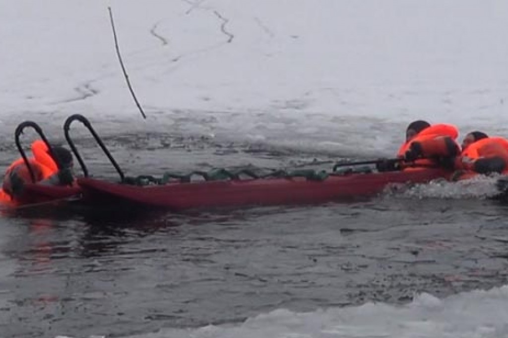 Pokaz ratownictwa lodowego