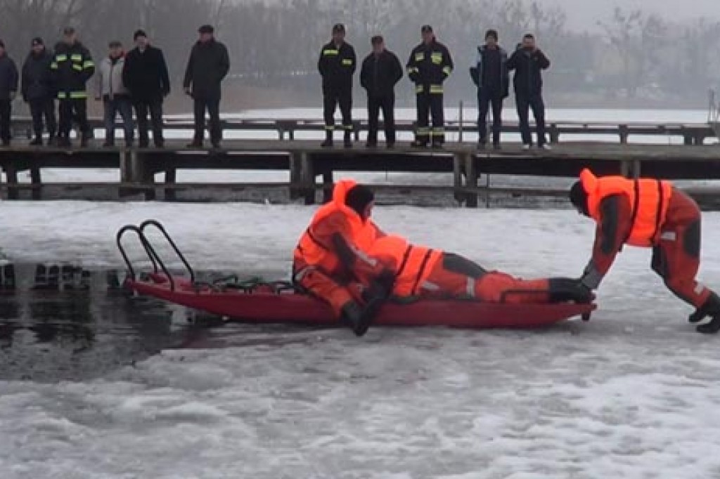 Pokaz ratownictwa lodowego