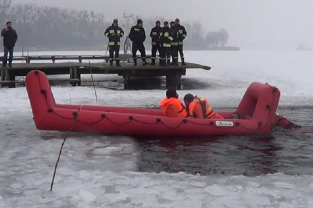 Pokaz ratownictwa lodowego