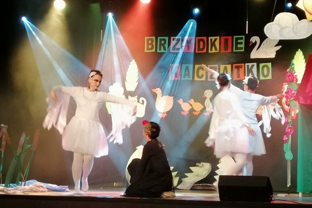 Brzydkie kaczątko na scenie sztumskiego Kino-Teatru