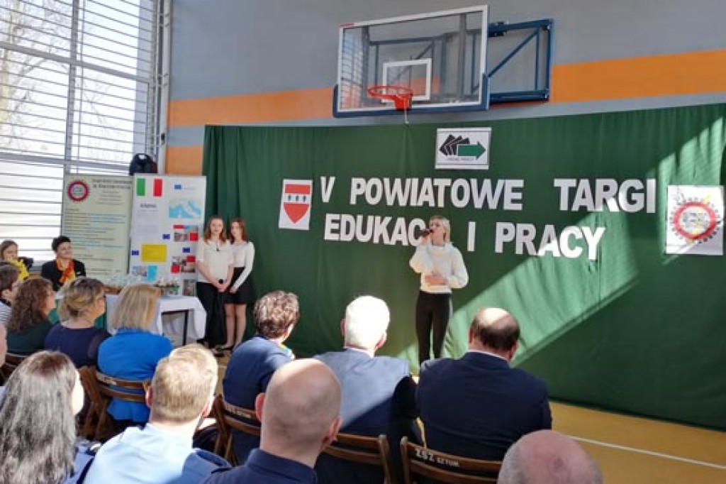 V Powiatowe Targi Edukacji i Pracy