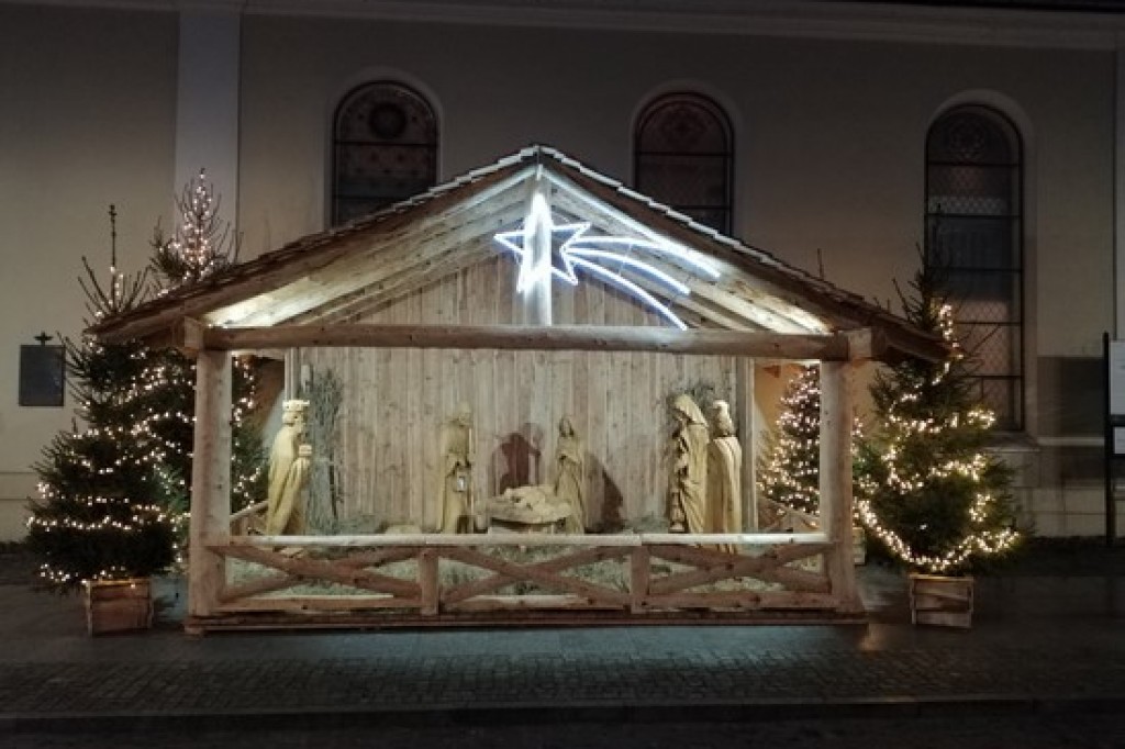 Rozbłysły lampki na choince