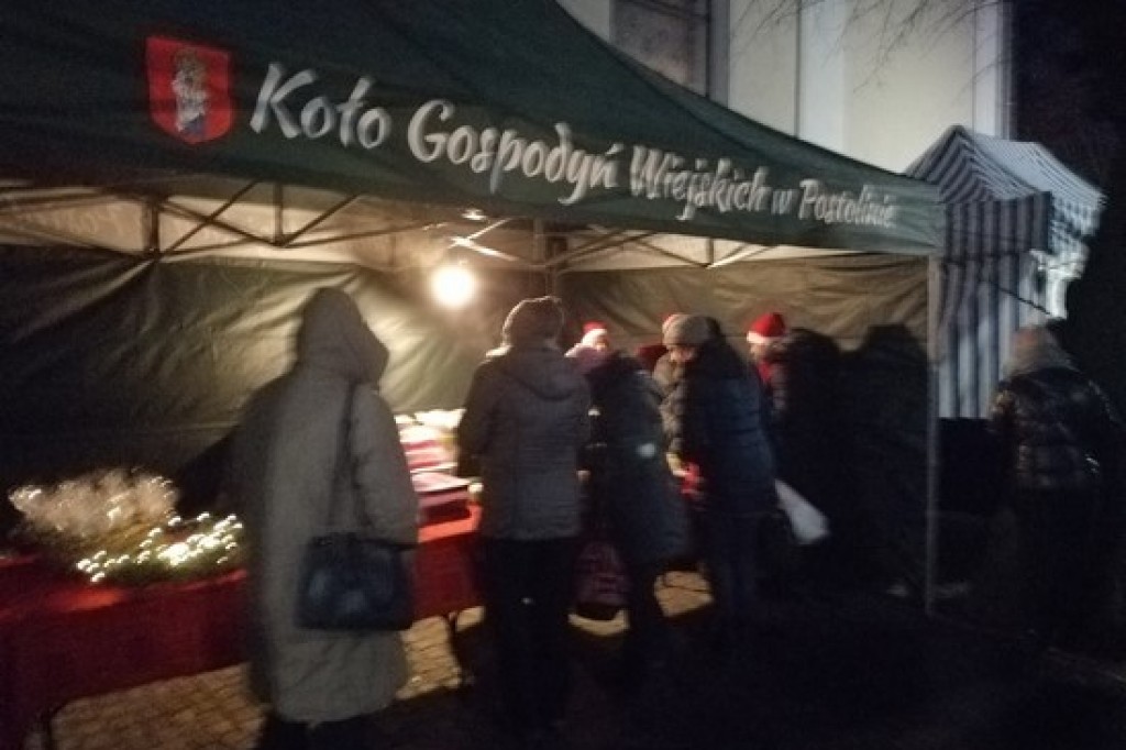 Rozbłysły lampki na choince