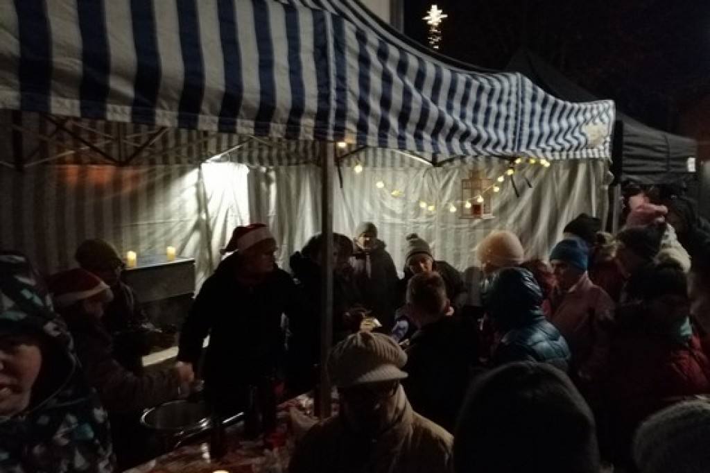 Rozbłysły lampki na choince