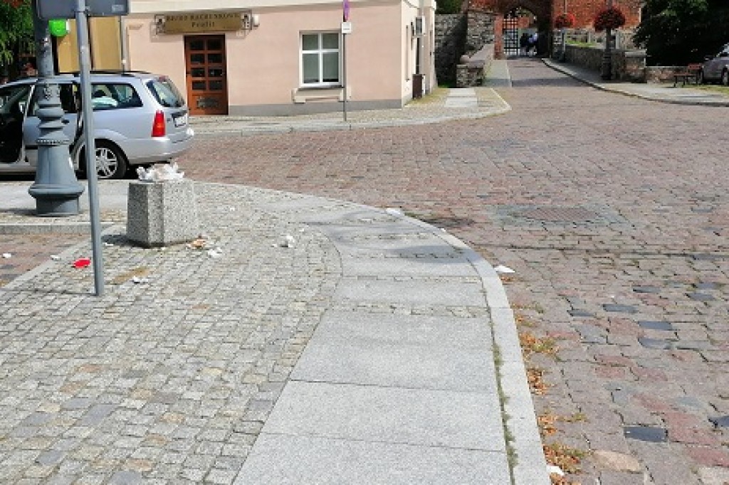 Centrum Sztumu przypomina śmietnisko