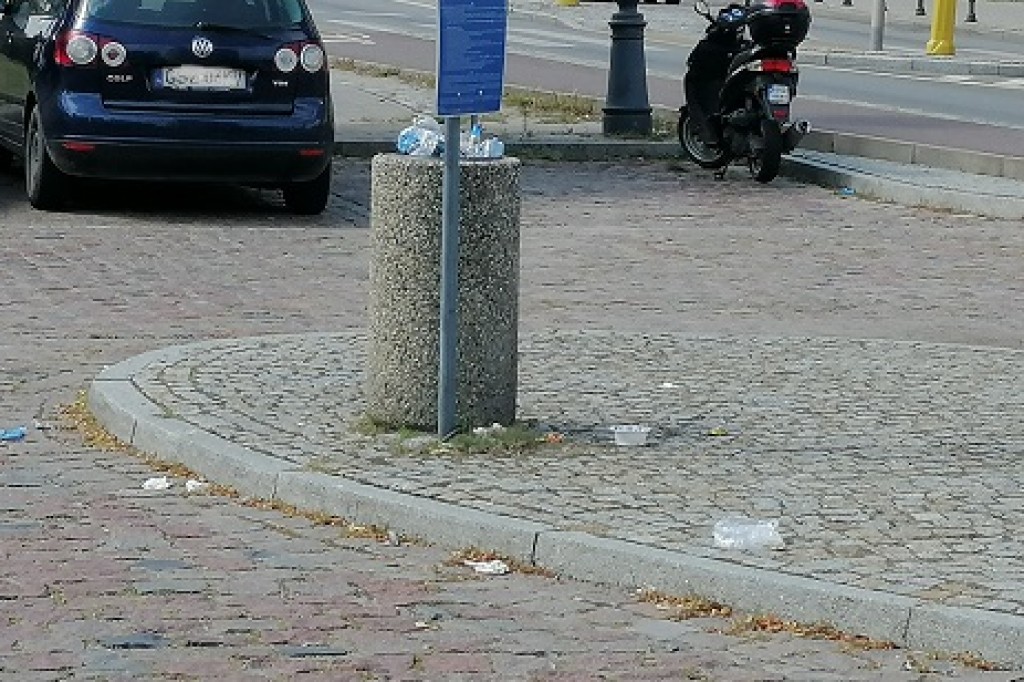 Centrum Sztumu przypomina śmietnisko