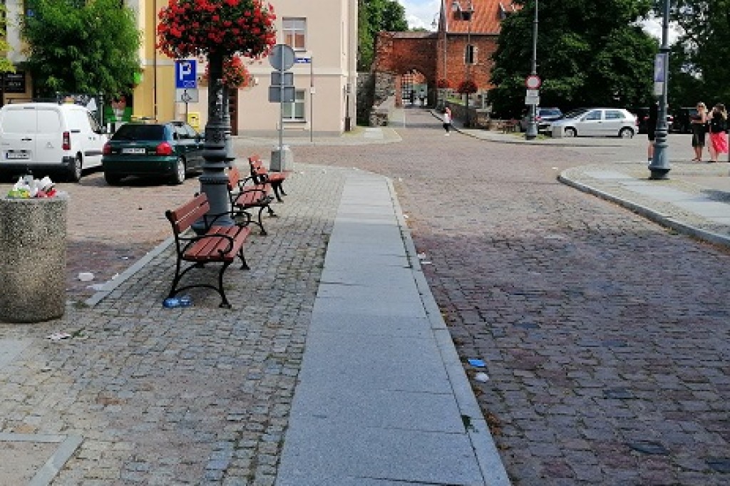 Centrum Sztumu przypomina śmietnisko