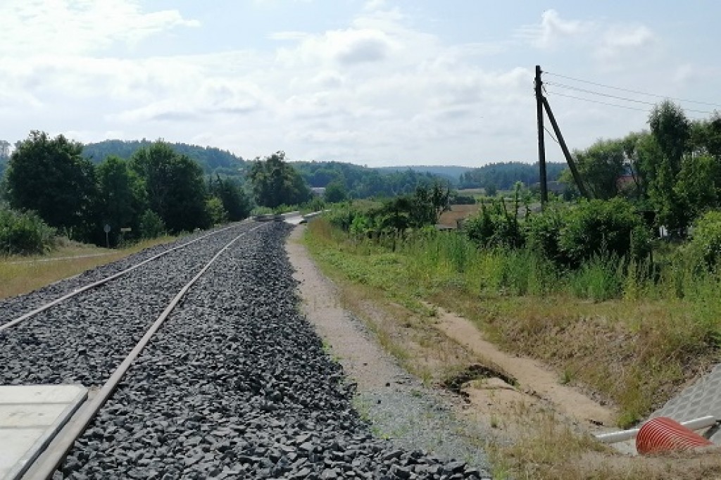 Trwają prace na linii kolejowej nr 207