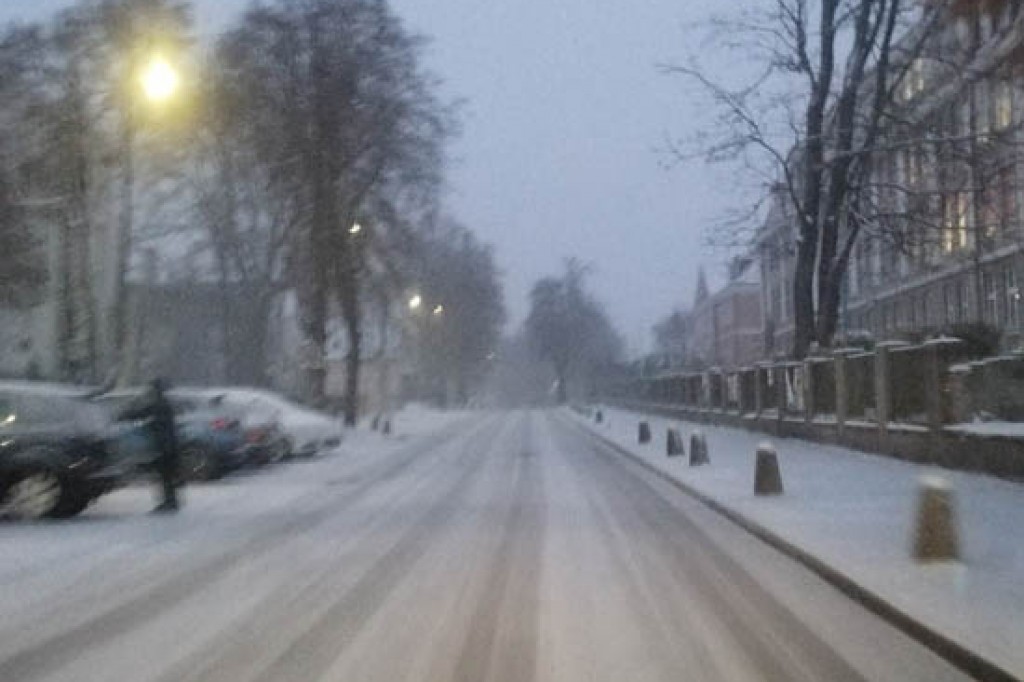 UWAGA- Ślisko na drogach!