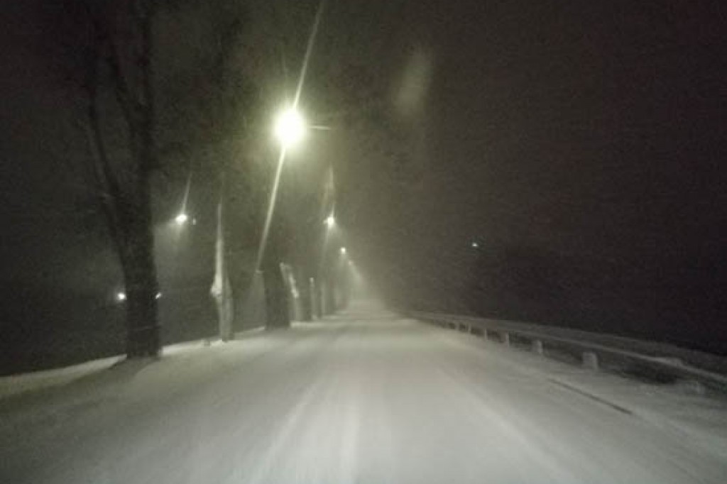 UWAGA- Ślisko na drogach!