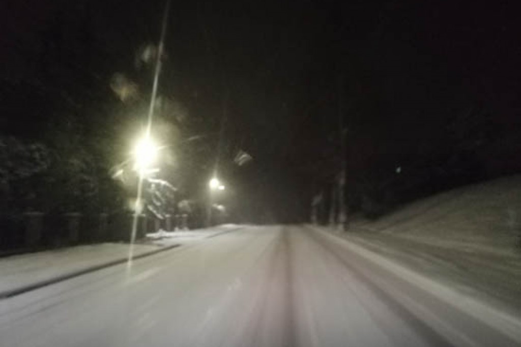 UWAGA- Ślisko na drogach!
