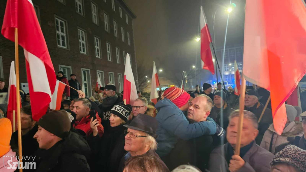 Protest przeciw bezprawnym działaniom rządu KO