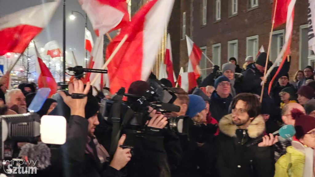 Protest przeciw bezprawnym działaniom rządu KO