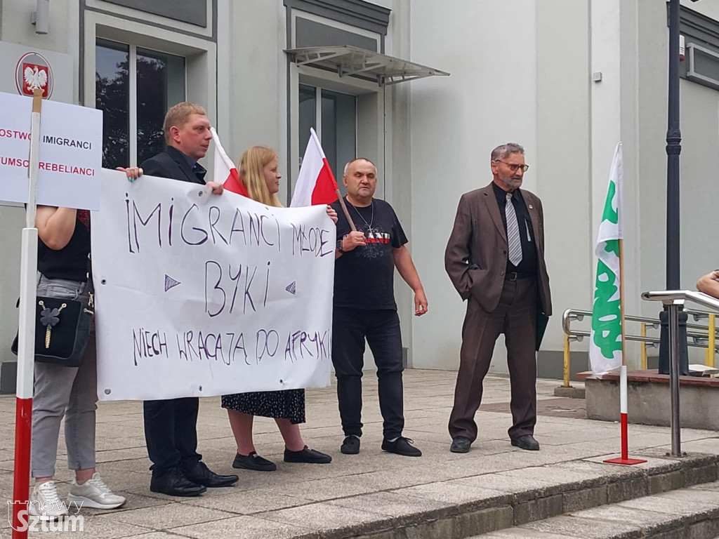 Pikieta przed Starostwem w Sztumie