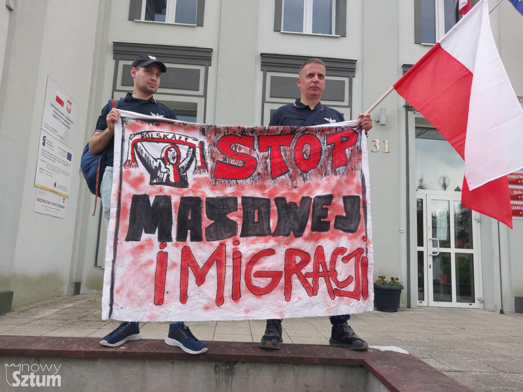 Pikieta przed Starostwem w Sztumie