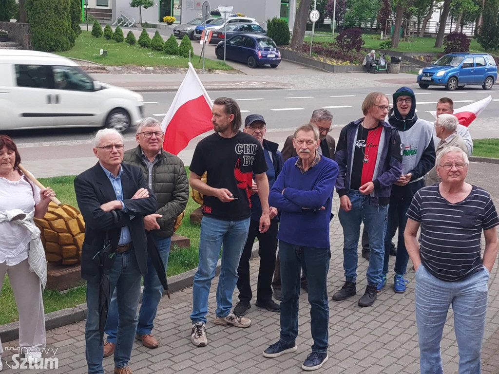 Pikieta przed Starostwem w Sztumie