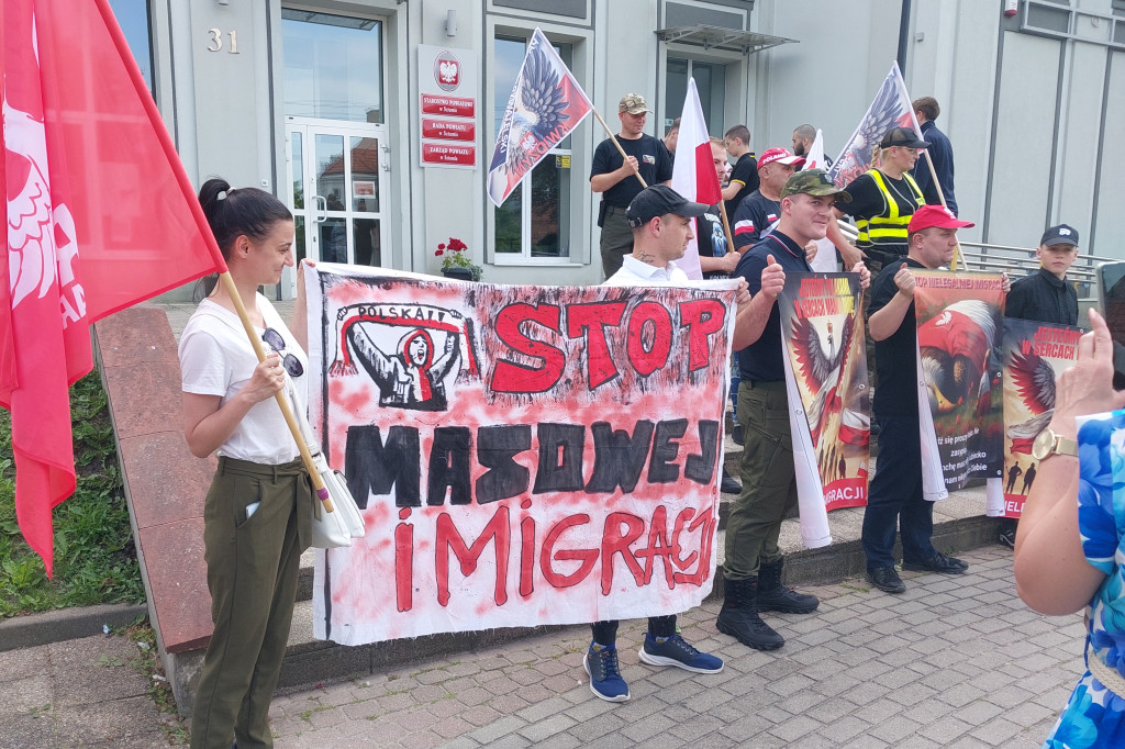 Sztum: Protest przeciwko utworzeniu Centrum Wsparcia Imigrantów