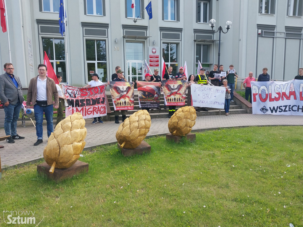 Sztum: Protest przeciwko utworzeniu Centrum Wsparcia Imigrantów