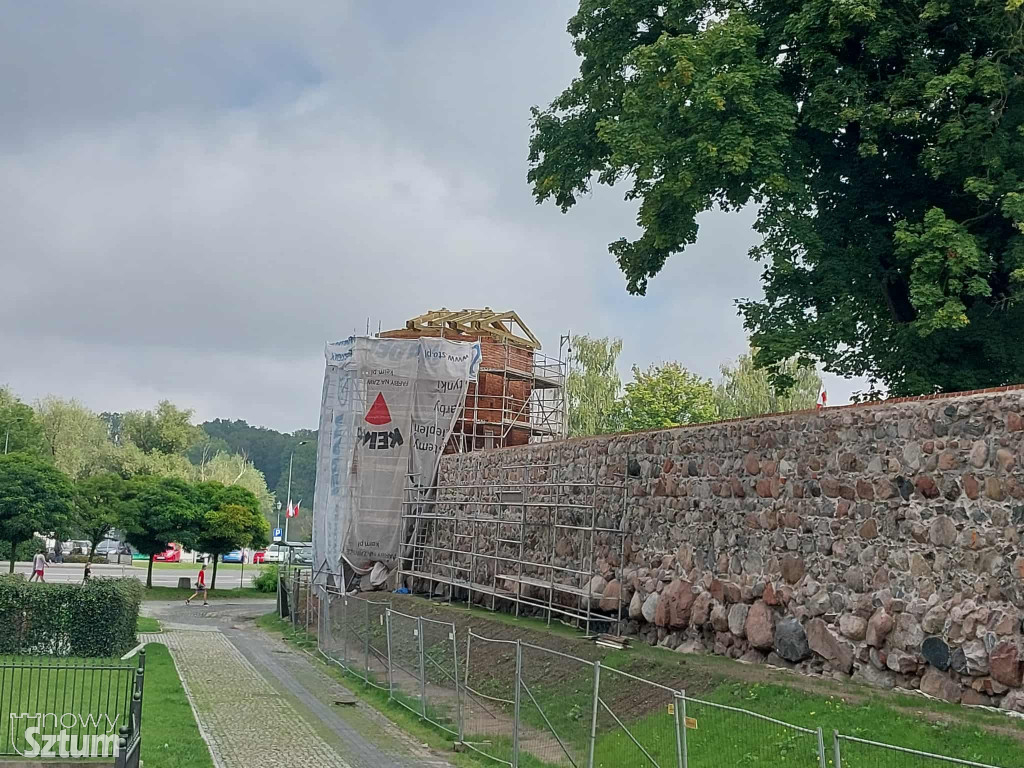 Sztum. Wieża zamkowa nabiera nowego wyglądu