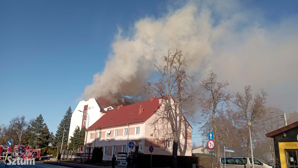 Sztum. Pożar budynku ZUS – trwa akcja gaśnicza