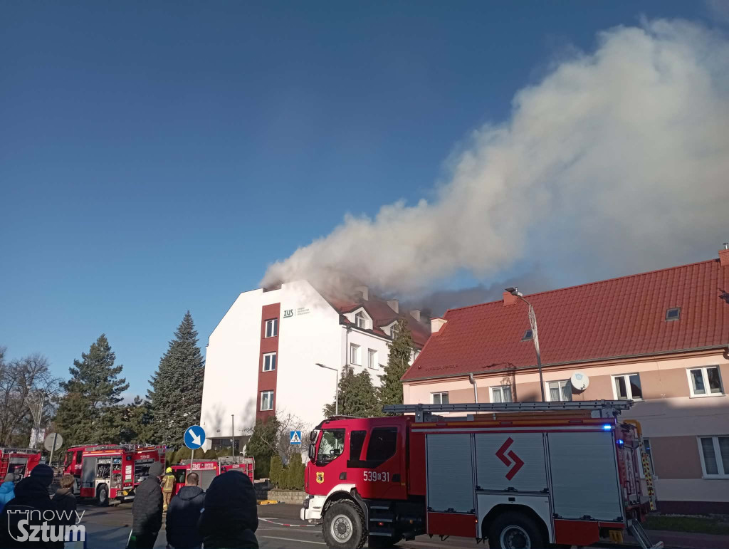 Sztum. Pożar budynku ZUS – trwa akcja gaśnicza