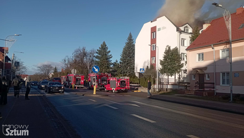Sztum. Pożar budynku ZUS – trwa akcja gaśnicza